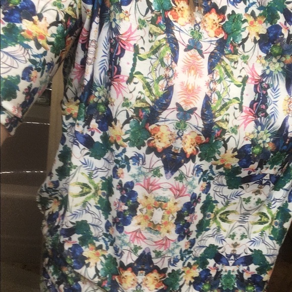 Spring Floral Tunic Top - Picture 6 of 7